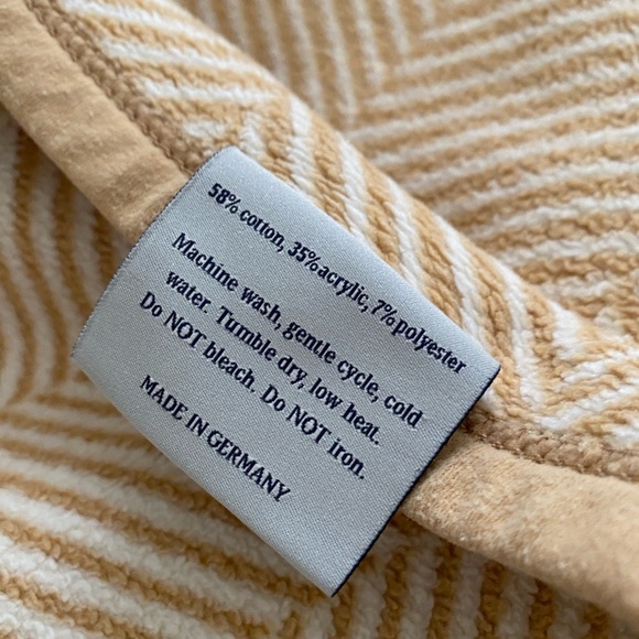 Chappywrap Herringbone Blanket - Picture 5 of 6